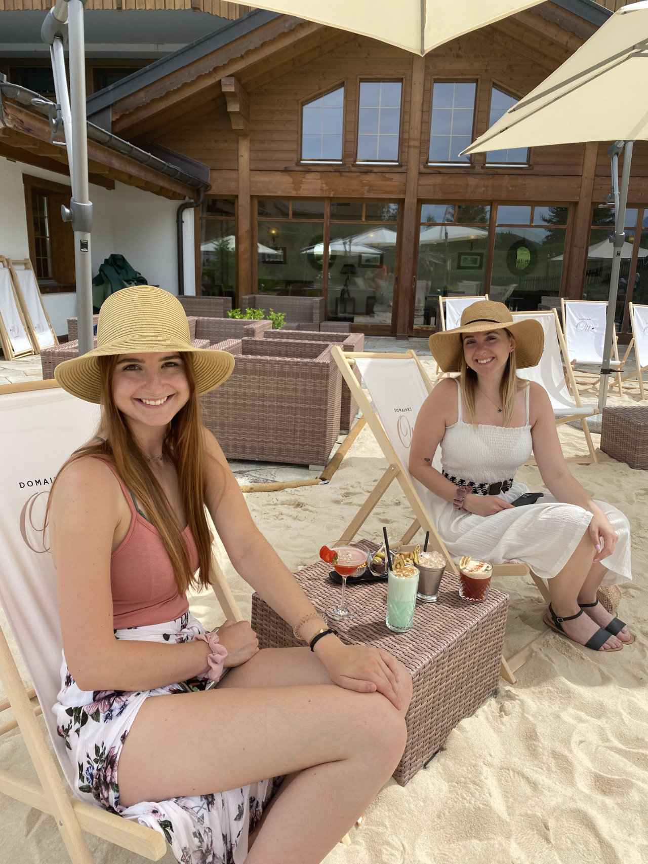 Emma et Margot WHC-14